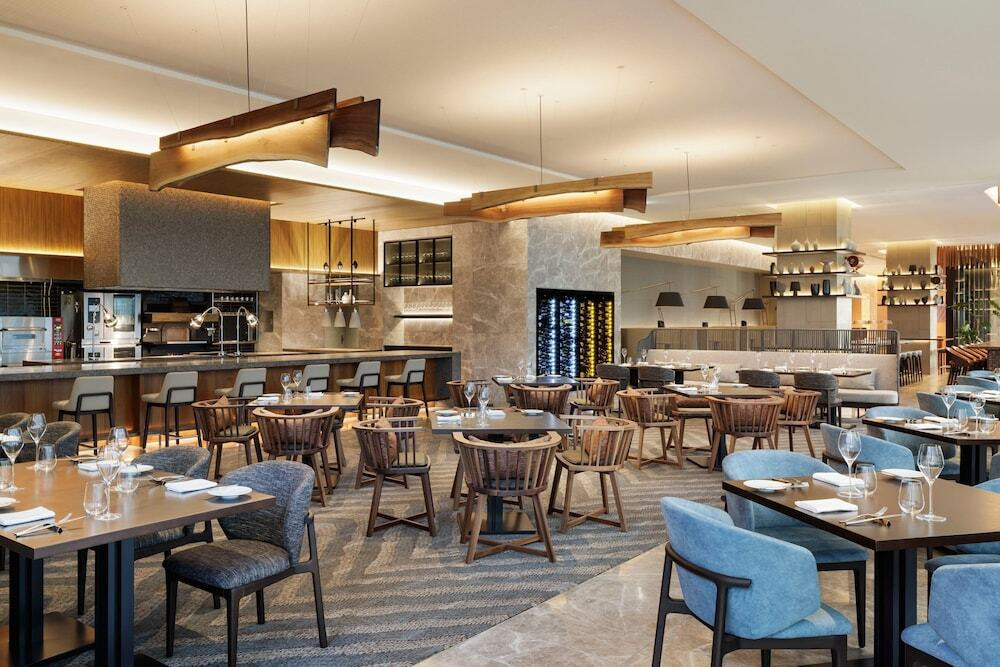 プールにジム、バトラーサービス…贅沢を独り占め4036907