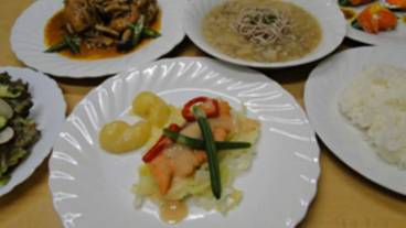 食事・飲み物 / 1