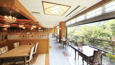 1階レストラン / 2