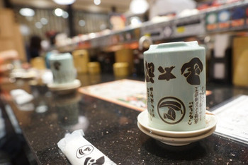 「グルメ回転寿司 函太郎 新千歳空港店」内観 1002028 なか