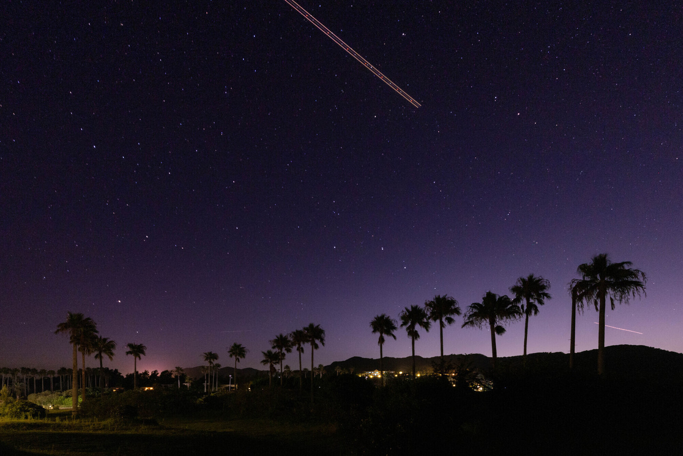キャンプ場から眺める夜空の星