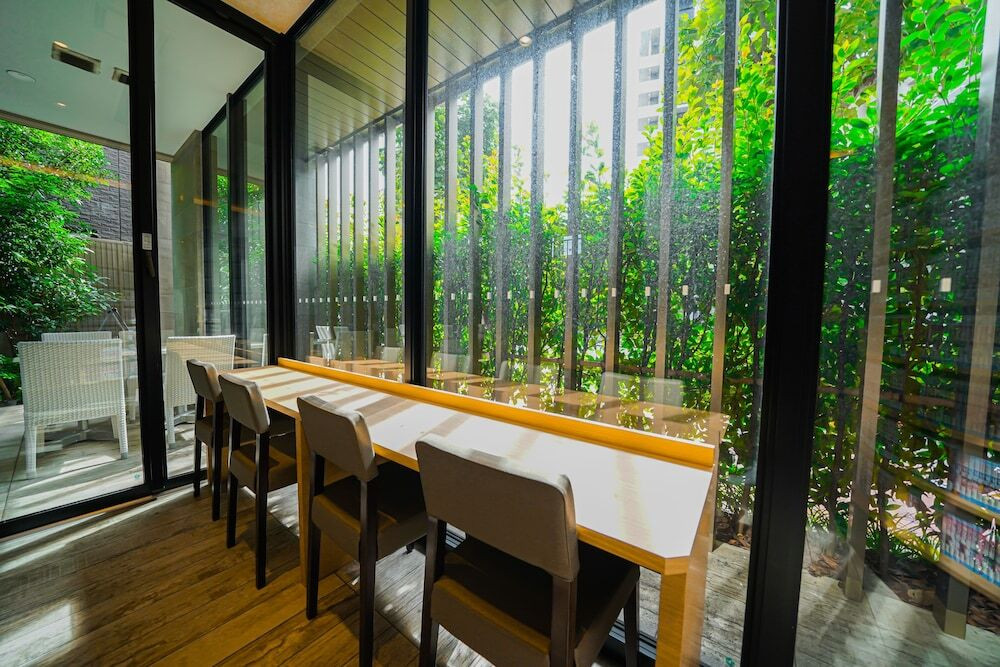 ロビーラウンジ