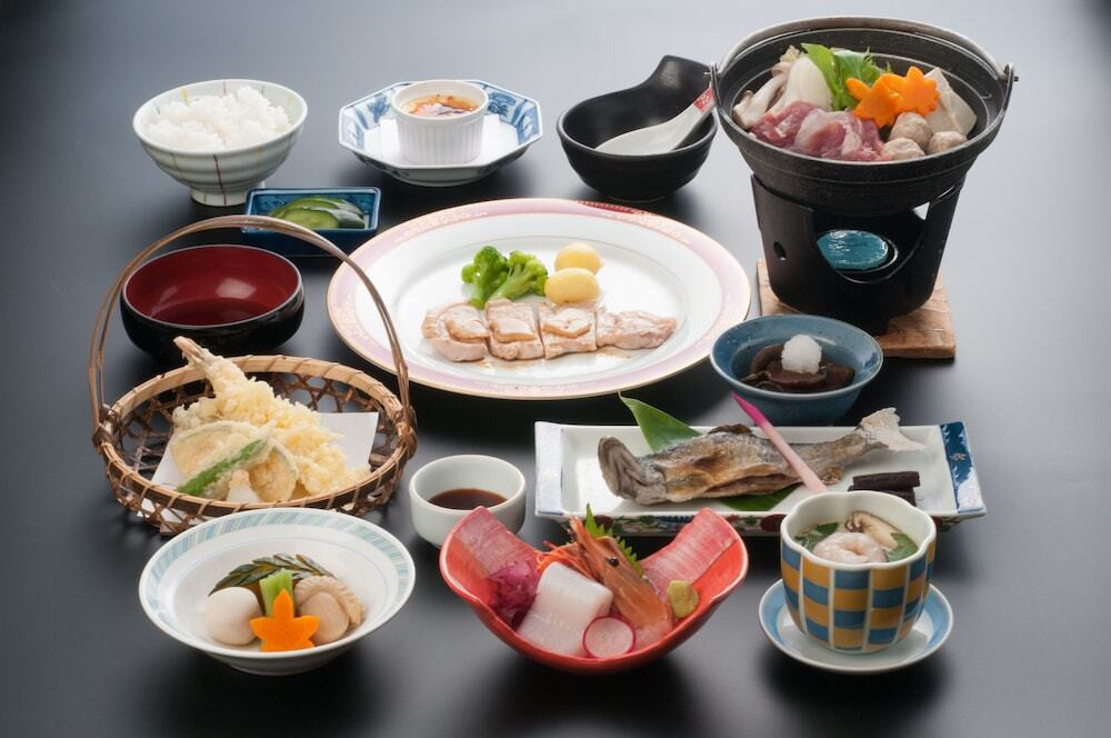 旅館のお食事処