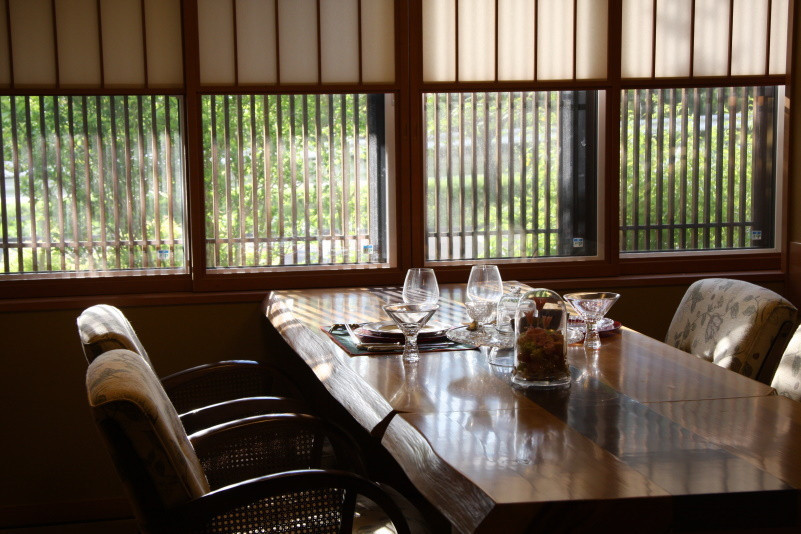 標高1200メートルの高原で心のデトックス。喧騒を忘れられる宿3643688