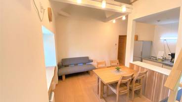 客室内のダイニングエリア / 12