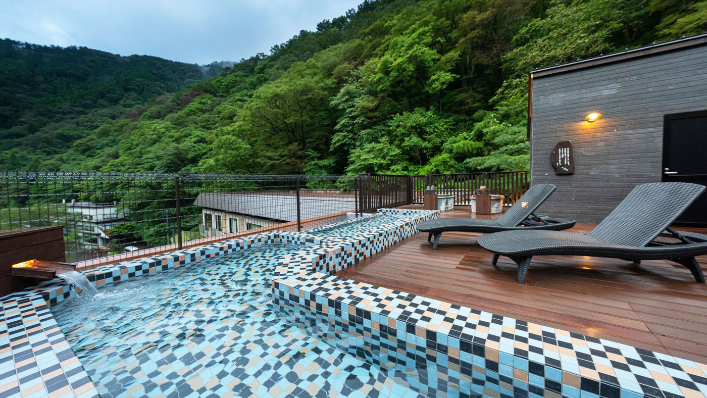 人気の湯原温泉で絶景スパと砂湯へ4009396