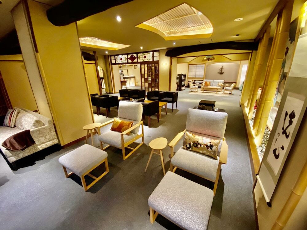 ロビーラウンジ