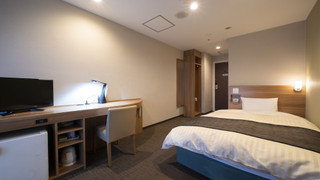 スーペリア セミダブル (リニューアルルーム) ベッド 1台 喫煙可