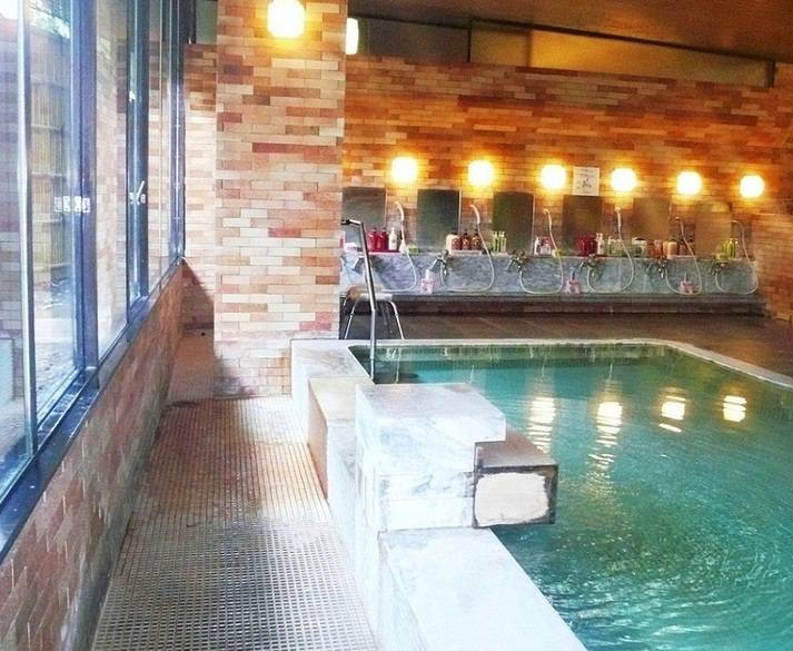 温泉宿の醍醐味！
朝風呂ですっきり♪ / 1