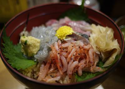 浜焼き･海鮮丼 かもめ丸