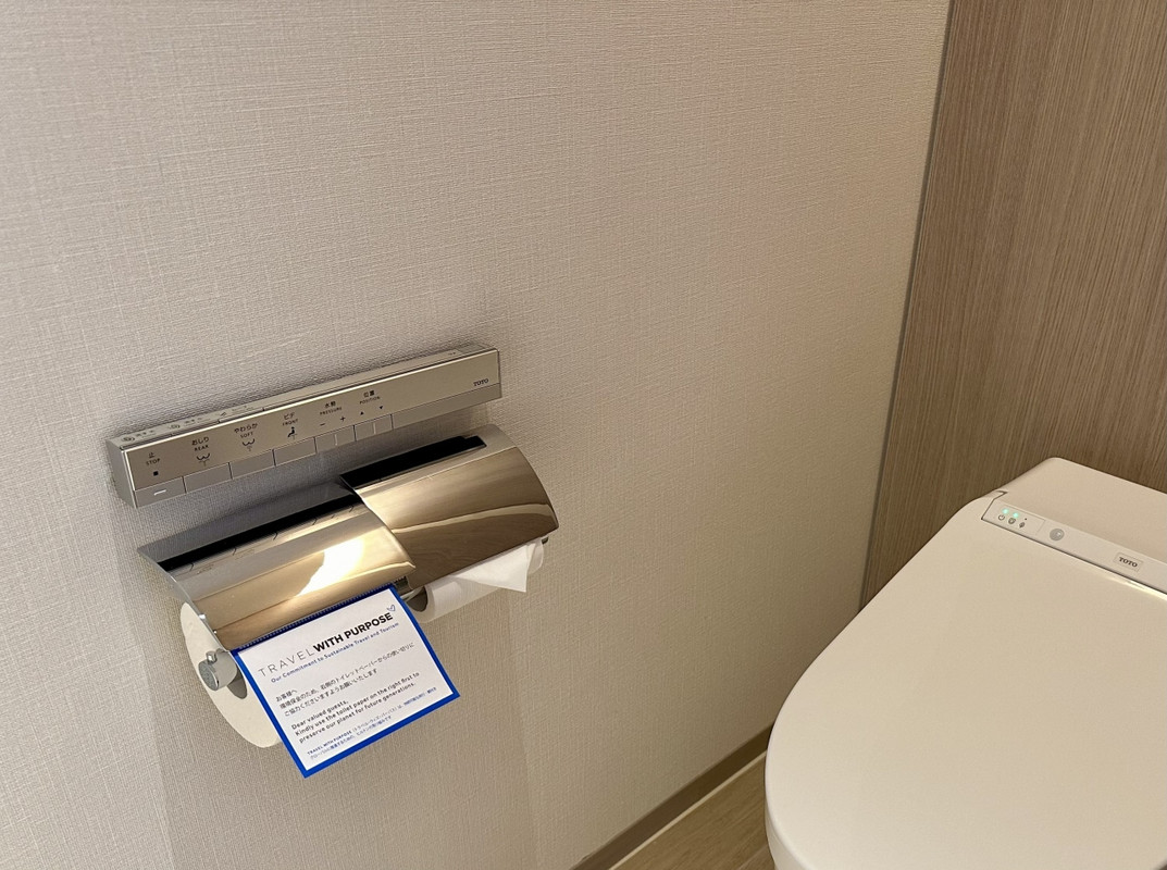 チェックイン時、トイレットペーパーは交換されておらず嫌悪感