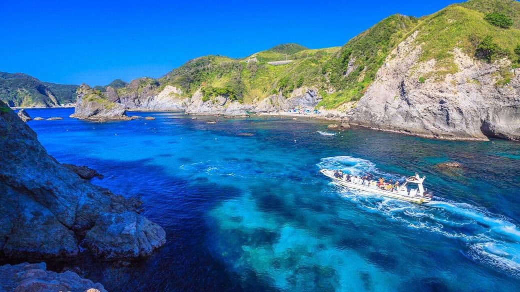 国内とは思えない！
美しい「ヒリゾ浜」へ / 2
