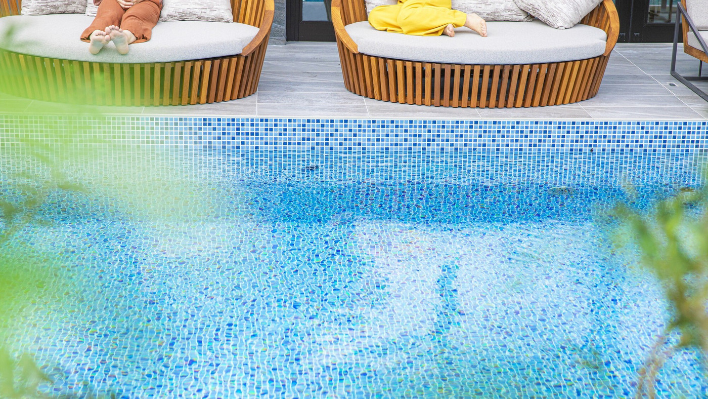 観光も食もしっかり楽しんだら、ホテルのプールで旅の疲れを癒しましょ3465707