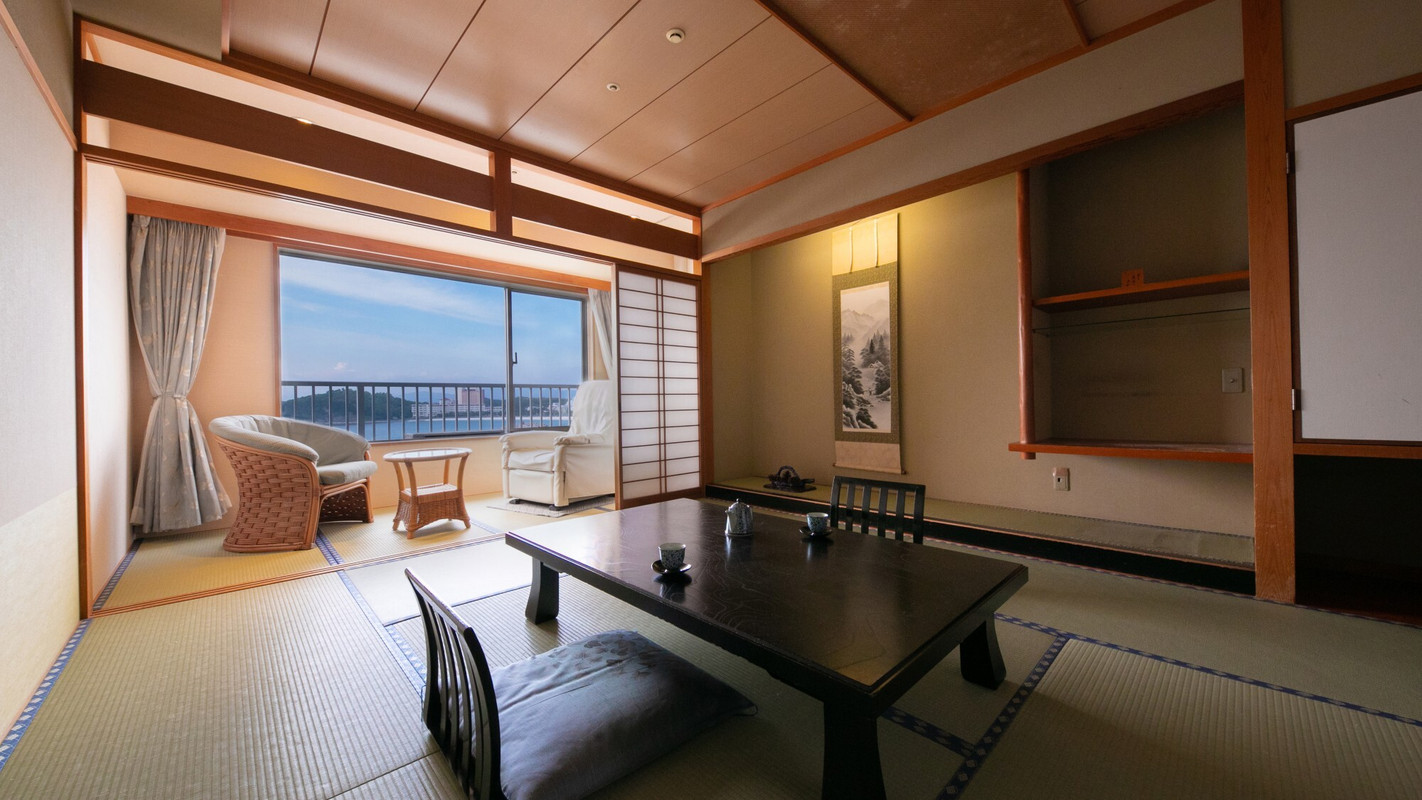Japanese-style room