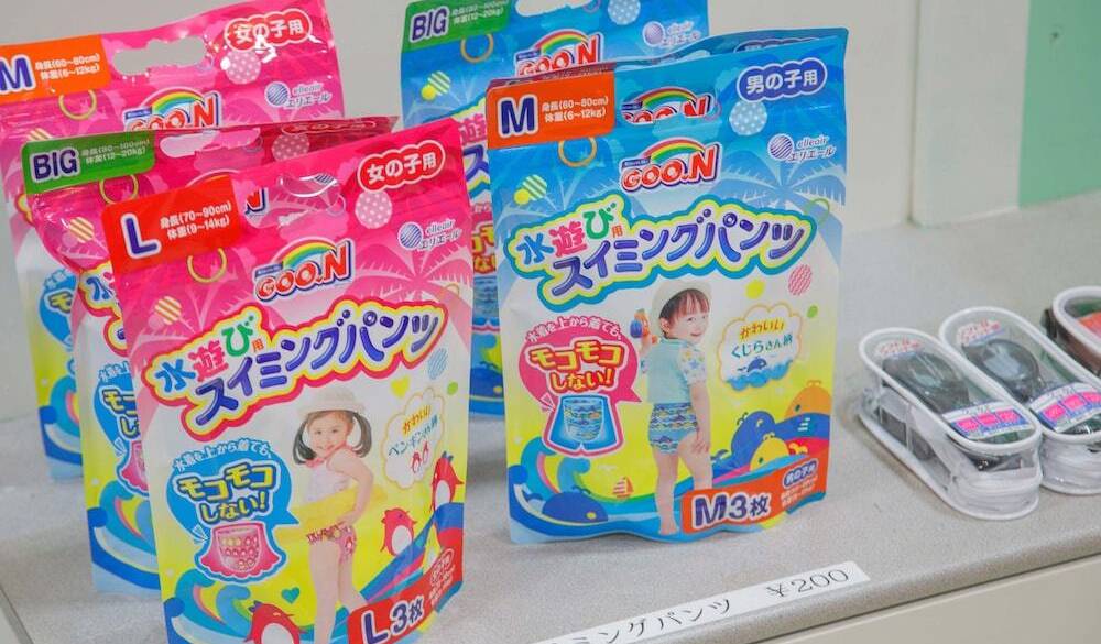 子供用の水着やゴーグルの販売有 / 4