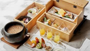 食事・飲み物 / 3