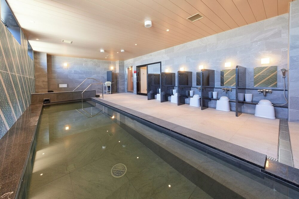 マンガ読み放題♪繁華街に泊まるならここ3995916