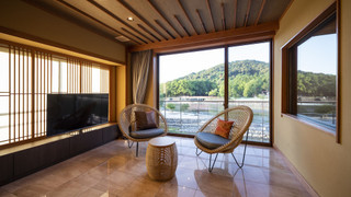 [胡蝶] 宇治川眺望 半露天風呂付ラグジュアリーツイン  (禁煙)