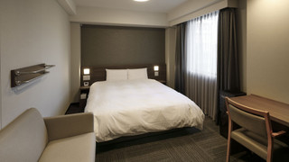 スタンダード ルーム クイーンベッド 1 台 禁煙