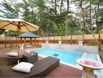 5邸限定の贅沢ヴィラで、非日常の時間に酔いしれて4249525