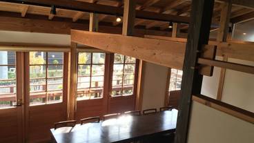 客室内のダイニングエリア / 22