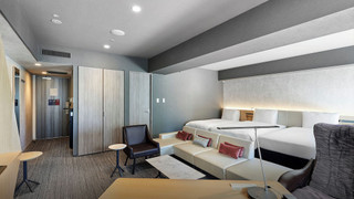 [ジュニアスイート] シモンズ社製ベッド幅110cmx2台、97cmx2台(禁煙)