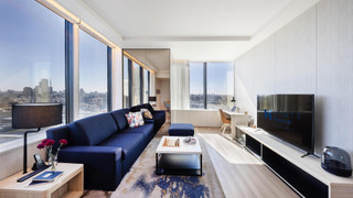 デラックス スイート キングベッド 1 台ソファーベッド付き