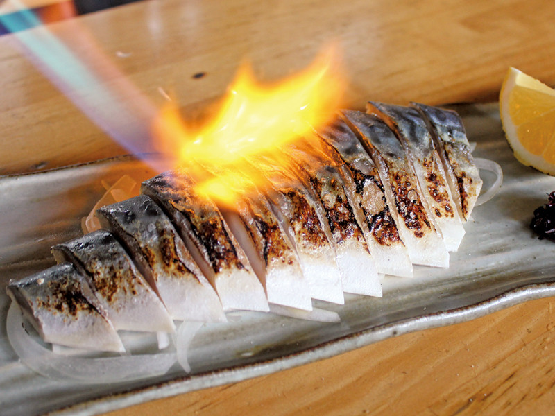 「房総魚男」料理 970020 『炙りしめ鯖』 脂ノリノリで、これ、口の中でとろける美味しさー。