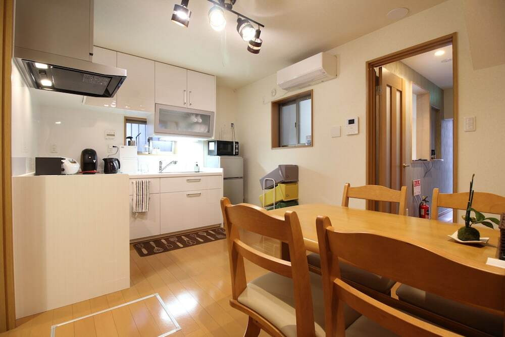 客室内のダイニングエリア