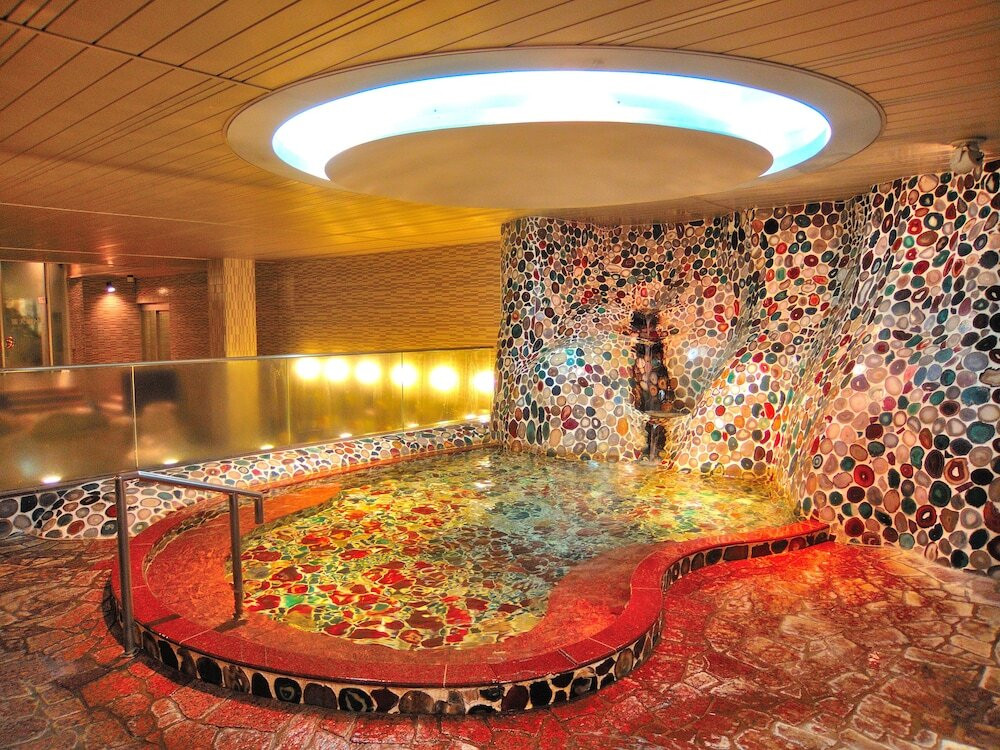 2. 贅沢な”めのう”風呂でパワーをチャージ！「玉造グランドホテル 長生閣」3484241