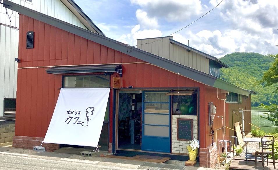 駅近くの「ネビラキカフェ」 / 3