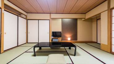 客室 / 7