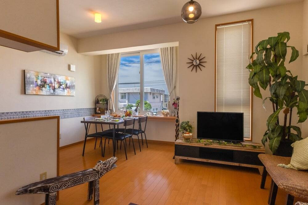 客室内のダイニングエリア