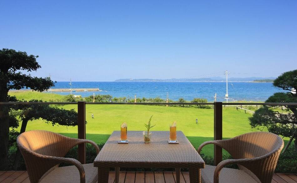 入った瞬間から絶景と
おもてなしでお出迎え / 1