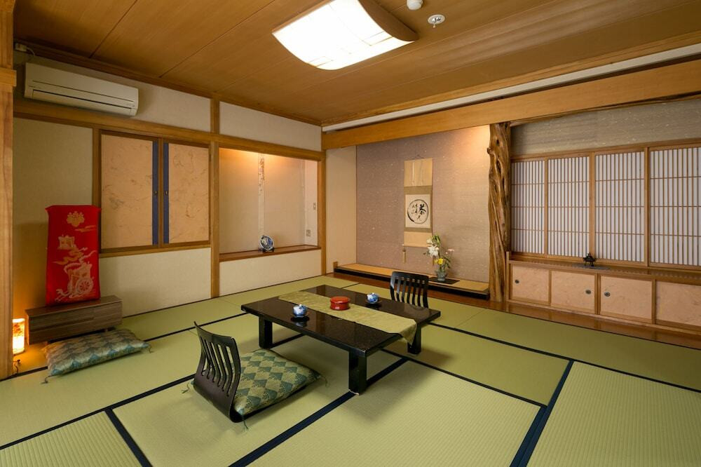 多くの諸文豪が愛した歴史と重みを感じるおしゃれな旅館3531879