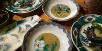 金沢土産におしゃれな器を探してみよう。九谷焼が買えるお店案内