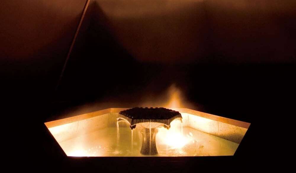 塔内部の足湯 / 2