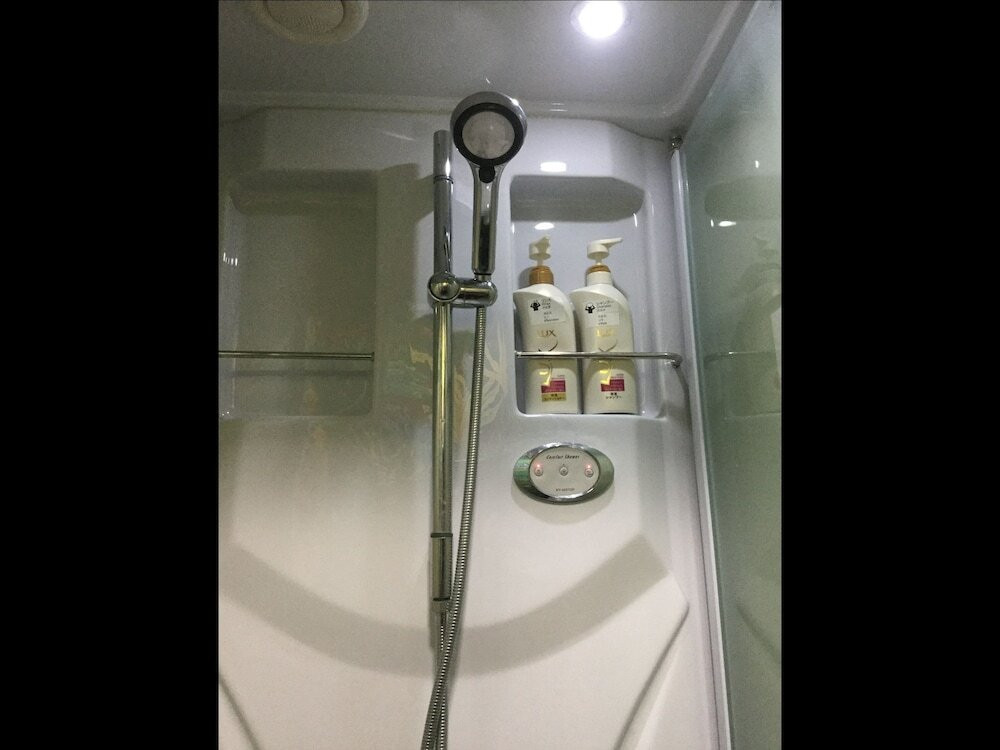 バスルームのシャワー