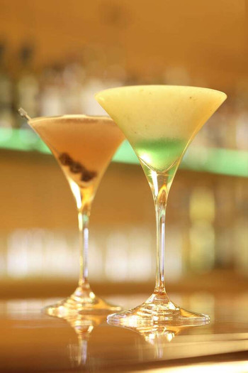 カクテル片手に女子トークが弾みそう♪4290195