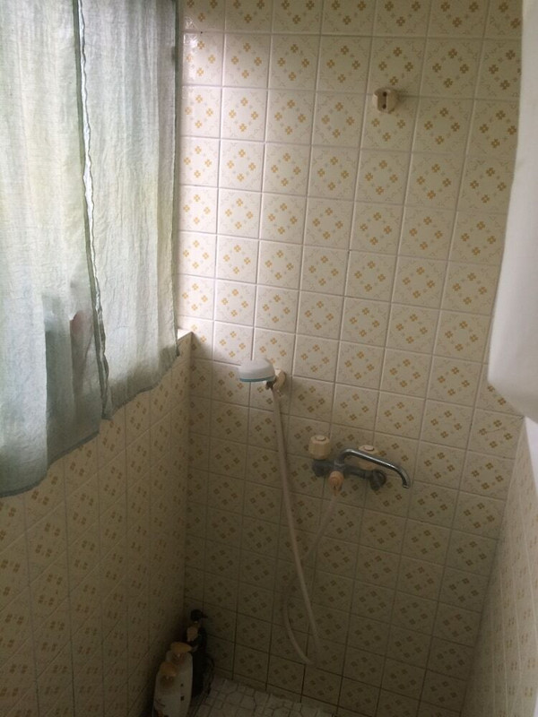 バスルームのシャワー