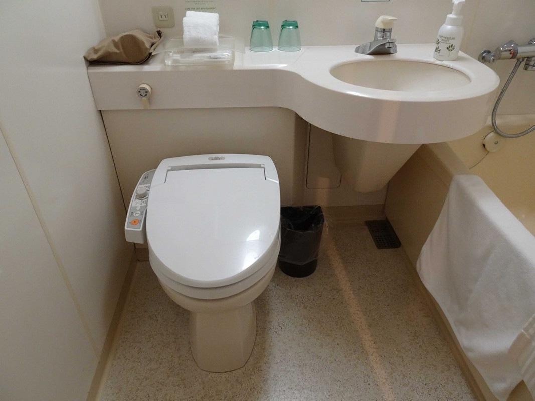 ちょっと古い水回り、ただ水は冷たい