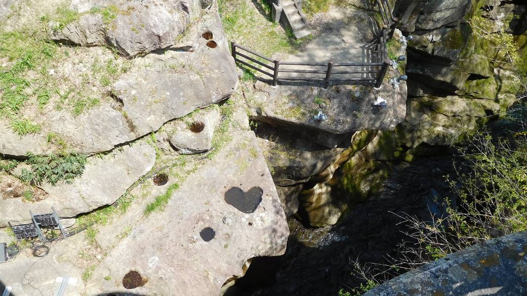 磊々峡の覗橋ハート / 5