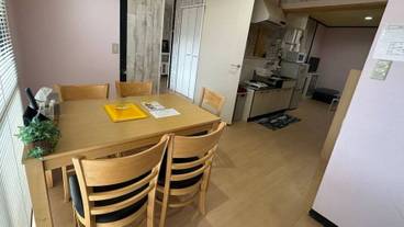 客室内のダイニングエリア / 18