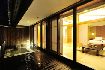 Stay at an inn with a room with an open-air bath and enjoy onsen as much as you like♪3563235