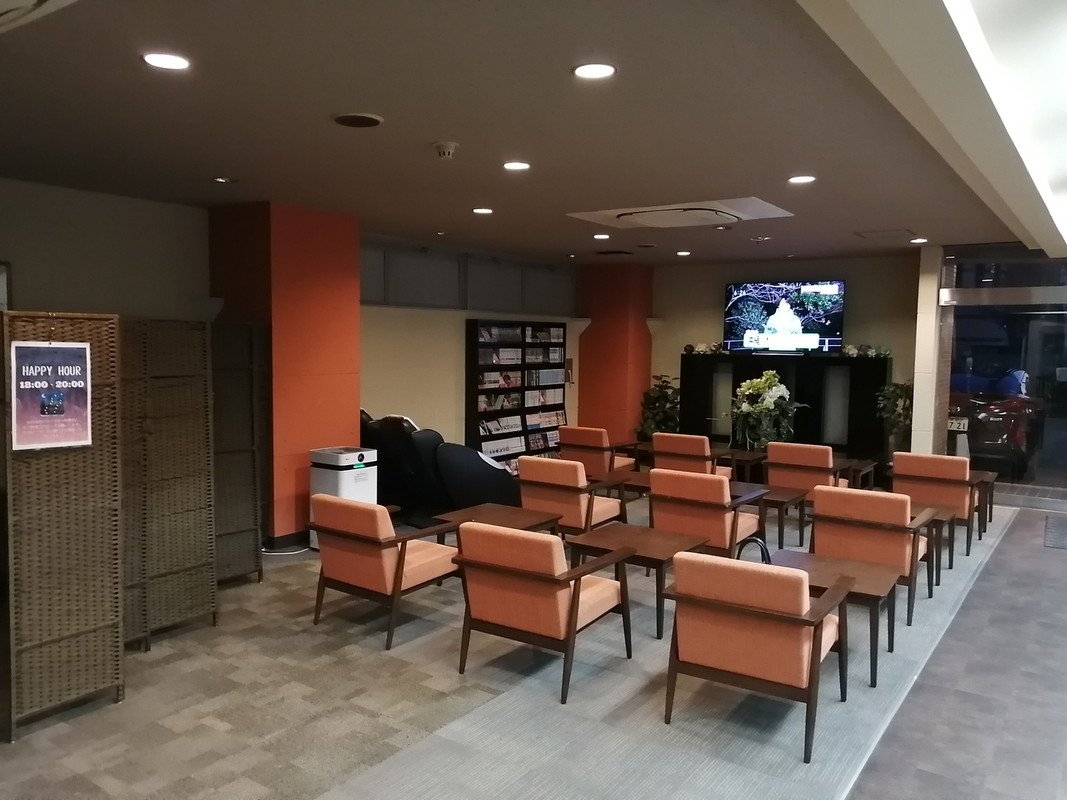 ロビーにはマッサージ機などもありました。