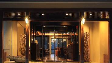 施設の入り口 / 12