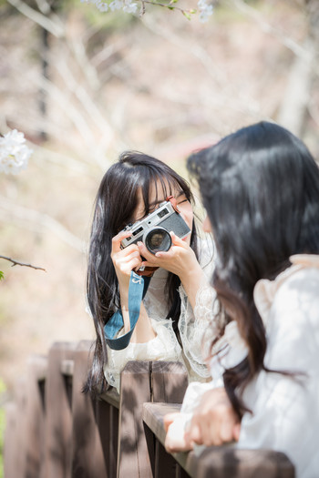 20대 여자 여행 감성 꽃 벚꽃 봄