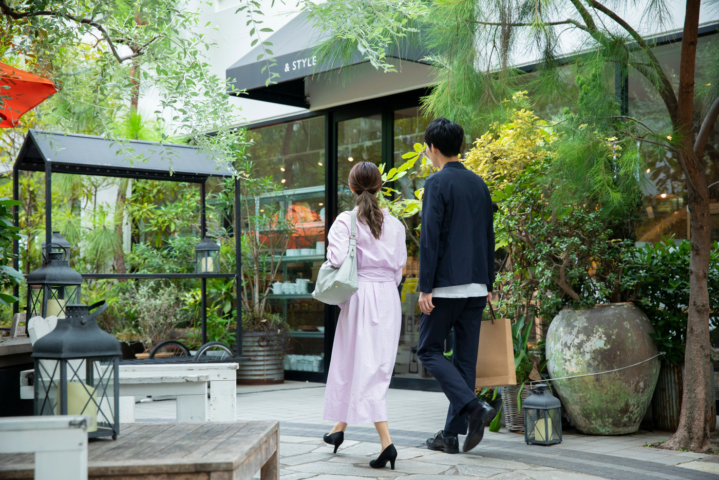 カップル　夫婦　買い物