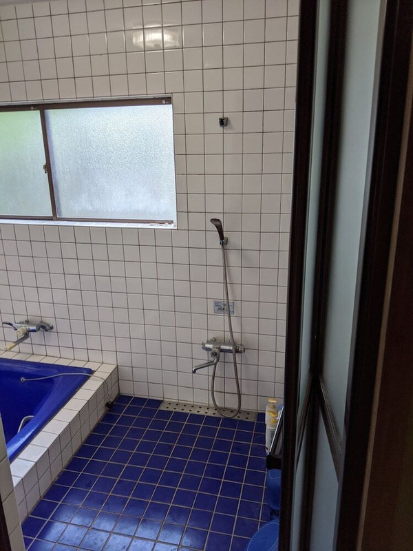 バスルームのシャワー