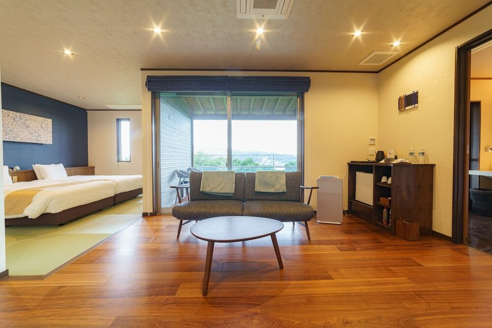 客室「花紺青」